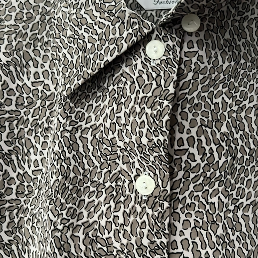 Bellagio button down long sleeve blouse size L - Picture 4 of 8